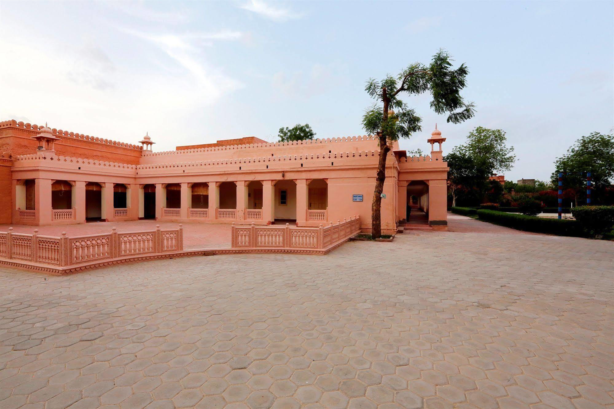 The Lallgarh Palace A Heritage Hotel ビーカーネール エクステリア 写真