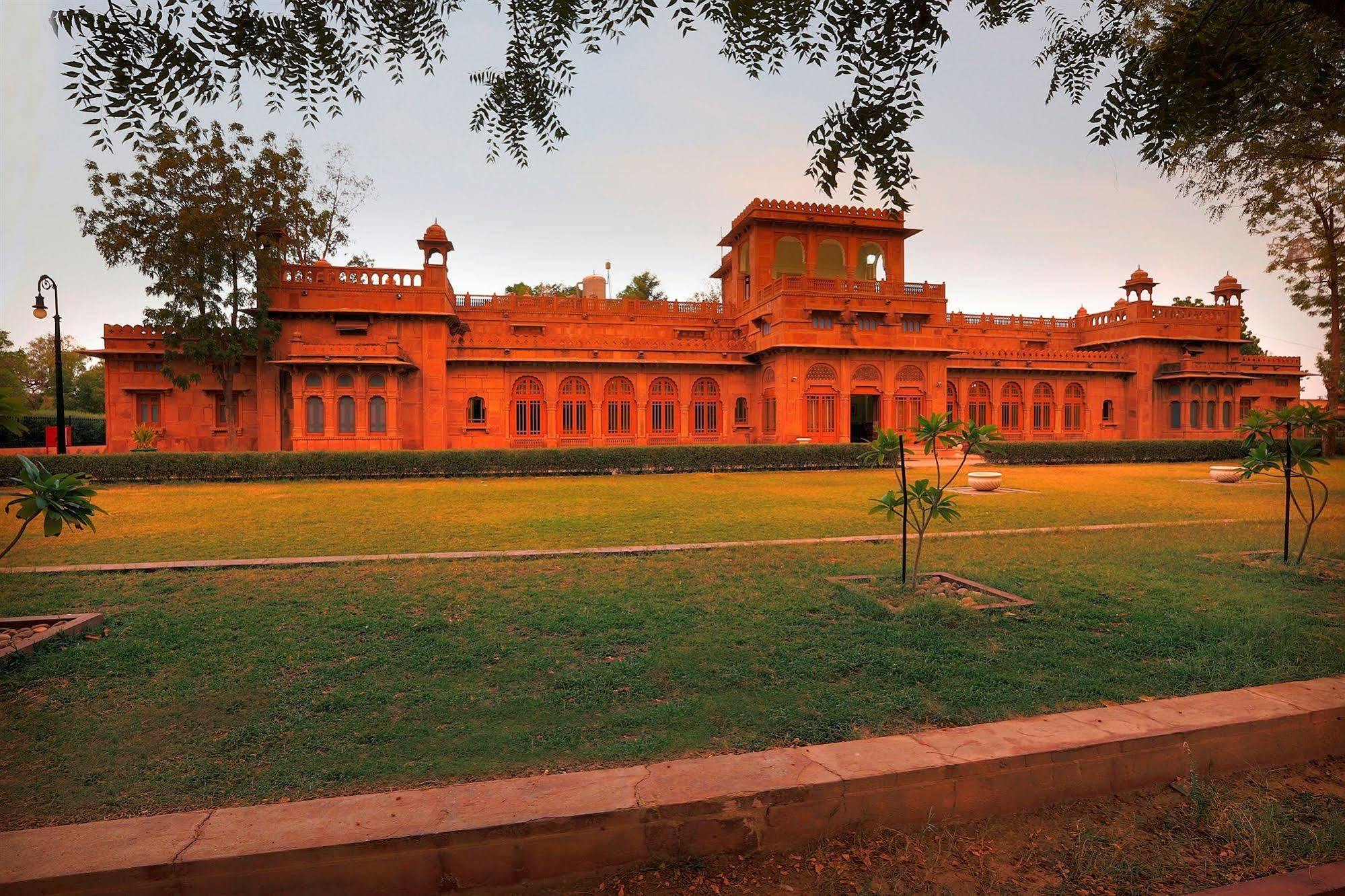 The Lallgarh Palace A Heritage Hotel ビーカーネール エクステリア 写真